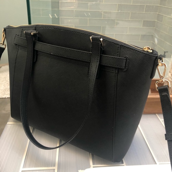 Michael Kors bag. Used once. Basically brand new. - Picture 2 of 6